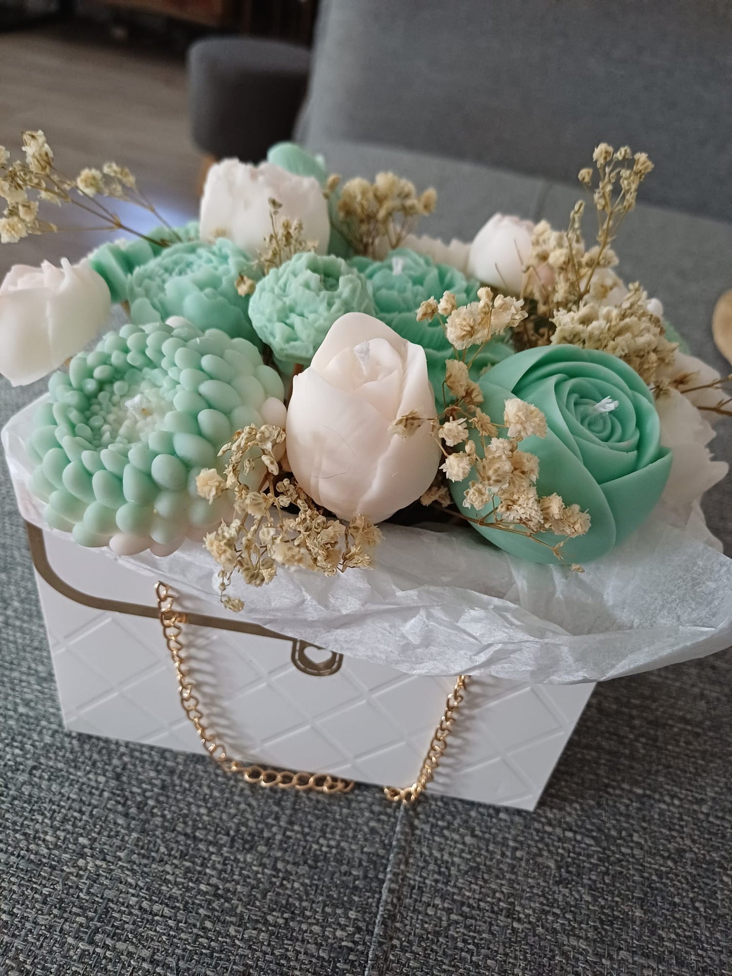 Bouquet de fleurs /support sac à mains
